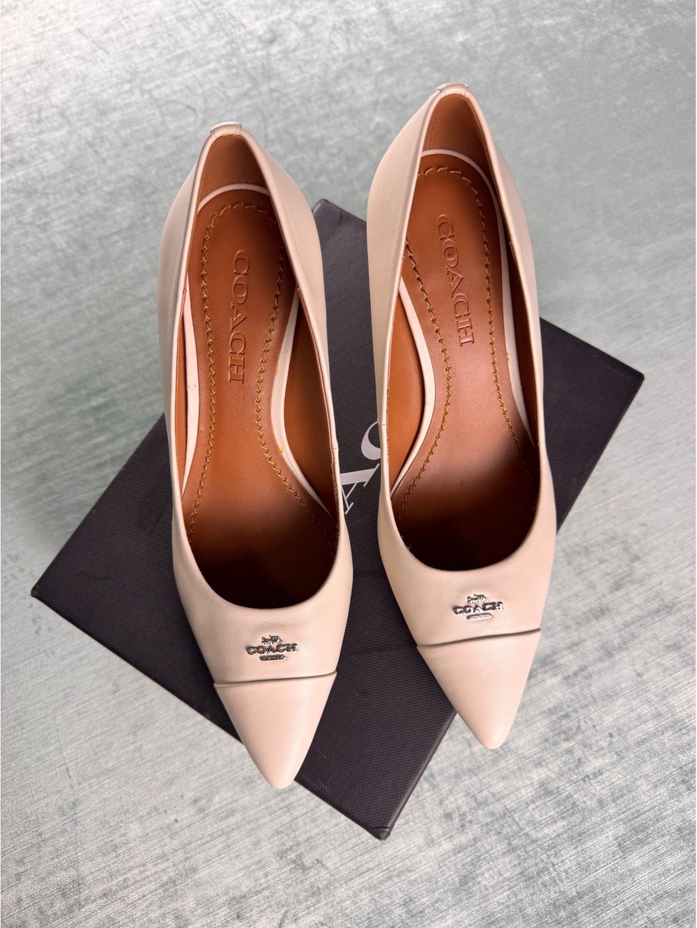Coach Patrice Chalk Leather Pointed Toe Pumps Size 8B